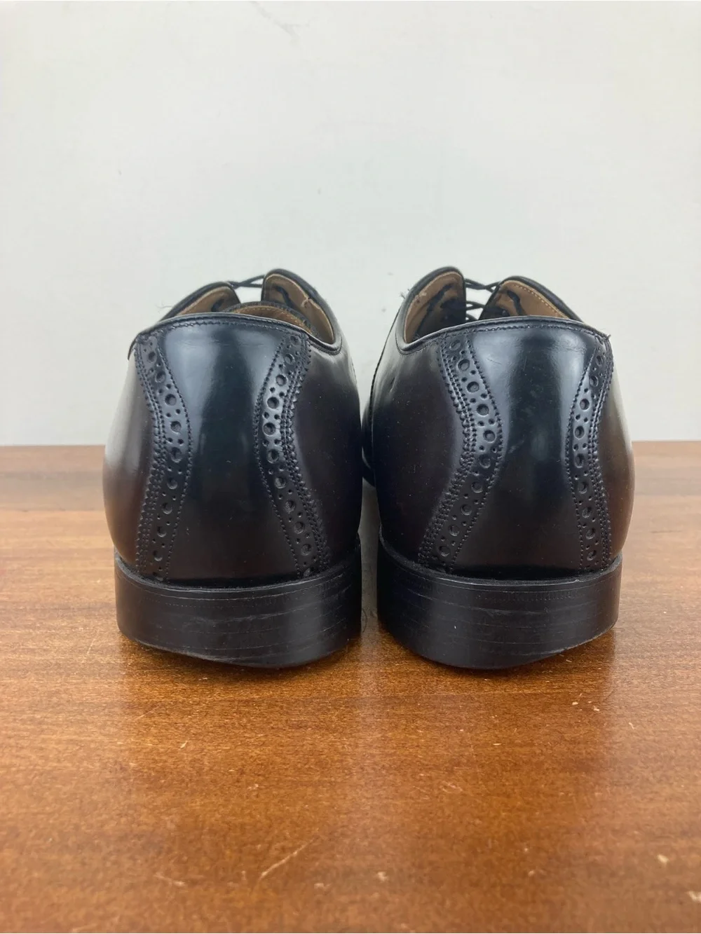 Johnson & Murphy Oxford Black Cherry Leather Dress Shoes Men's Size 11D.